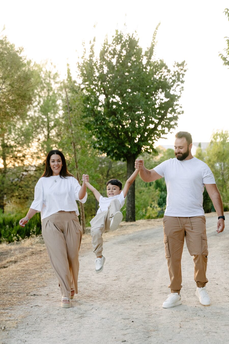 Los tres paseando